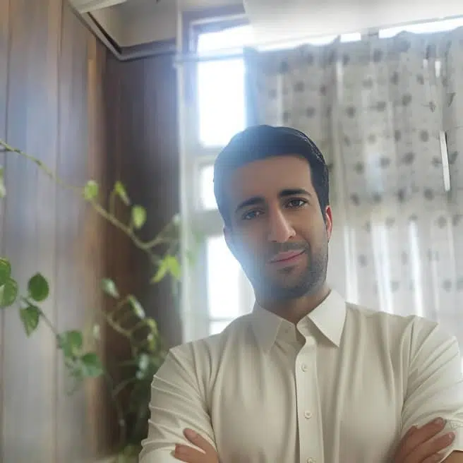 نوسینده سایت کمکمی