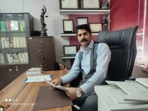 آقای محسن حدیثی وکیل پایه یک دادگستری