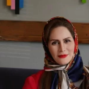 پرستو رادمنش، یکی از وکلای لیست 10 تا از وکیل کرمانشاه