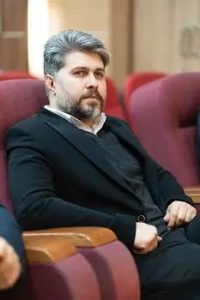 رضا حجتی یکی از وکلای لیست 10 تا از وکیل کرمانشاه